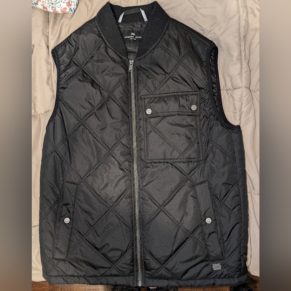 Andrew Marc Men's Quilted Vest (never worn) - Picture 2 of 4
